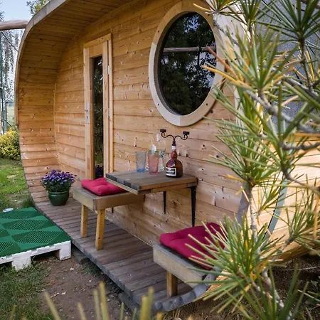 Apartment Tolle In Niedergurig Mit Garten, Grill Und Sauna